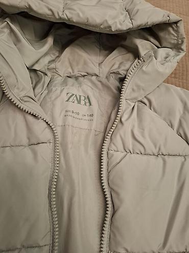 Верхняя одежда: Куртка плащ на девочку пуховик, на 8, 9 лет состояние отличное цвет — 7