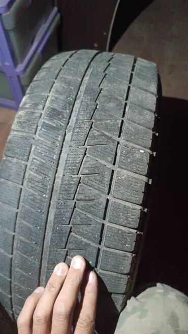 тракторные колеса: Зимняя шина Bridgestone Blizzak - Размер: 205/55 R16 - Индекс