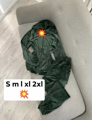 Gornji i donji deo: Ženski plišani trenerka komplet sa kapuljačom - Dvodelni set: gornji — 8