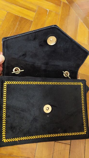 черная сумочка: !!сумочка на выход, 15×18см, ткань под замшу, носилось 2-3 раза
