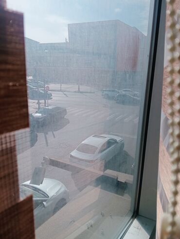 Ofislər: İcarəyə verilən ofis sahəsi. Babek pr 31, ağ şəhər ctiy park ilə — 17