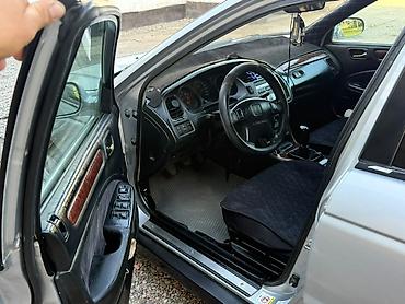 Honda Ascot: 2003 г., 2 л, Механика, Бензин, Седан
