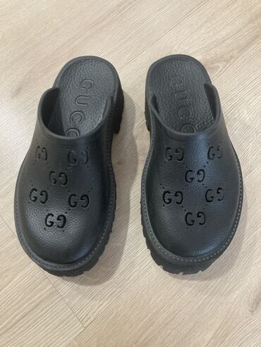 обувь с америки: Сабо, 36, Gucci, Б/у, цвет - Черный, Самовывоз