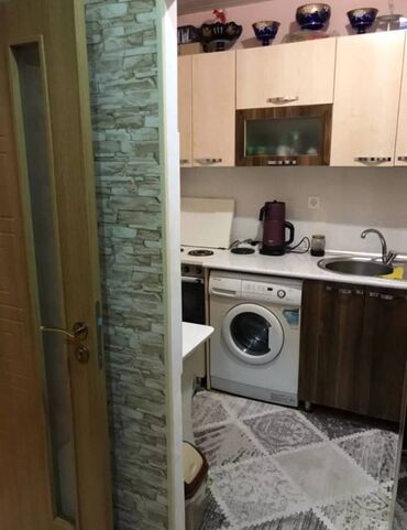 Uzunmüddətli kirayə mənzillər: Nəsimi rayonu Memar Əcəmi metrosunun yaxınlığında, 5 mertebeli binanın — 5