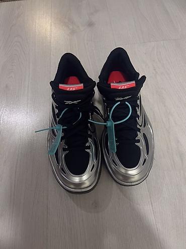 кроссы: Мужские кроссовки, 41.5, 41, Reebok, Новый, цвет - Черный — 1