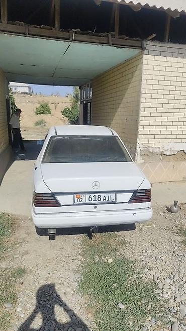 отделка салона авто: Mercedes-Benz E-Class: 1992 г., 2.6 л, Механика, Седан — 4
