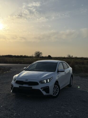 дом на калесах: Kia K3: 2021 г., 1.6 л, Автомат, Бензин, Седан