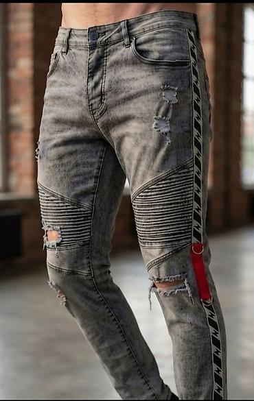 Muške uske farmerke – sivi “washed” denim sa urbanim detaljima -