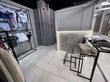 Стеллажи: Стеллажи для бутика одежды Кронштейны для бутика одежды Торговое at lalafo.kg — 10 Стеллажи: Стеллажи для бутика одежды Кронштейны для бутика одежды Торговое — 10