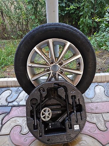 ключки: Комплект для автомобиля: запасное колесо на литом диске + набор — 1