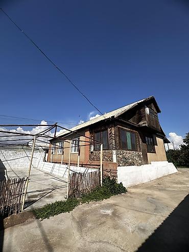 Үйлөрдү сатуу: 4 бөлмө, 80 м², 14 соток, Бишкек, Риелтор — 3