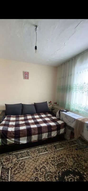 Долгосрочная аренда домов: 60 м², 4 комнаты, Парковка, Забор, огорожен