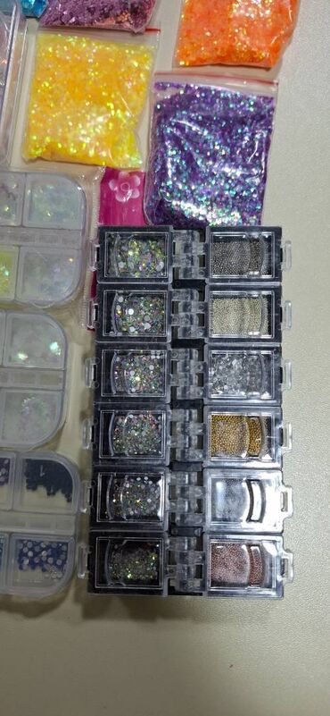 Digər gözəllik və estetika cihazları: Dırnaq ustasına işləməkçün lazım olan bütün növ bəzəklər tipsilər — 6