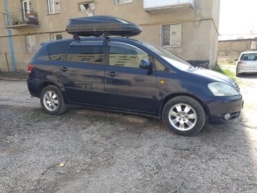 обменяю машину: Toyota Ipsum: 2001 г., 2.4 л, Автомат, Бензин, Минивэн