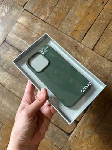 Другие аксессуары для мобильных телефонов: Продаю чехол на iphone 14pro Commo зеленый новый