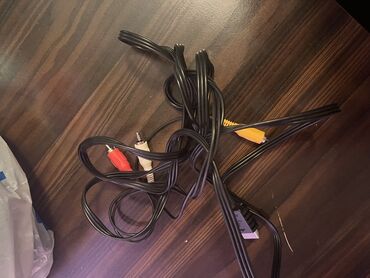 playstation 2 ikinci el: Salam. PS 2 satılır. Orginal 2 dənə pult, ustada olmayıb, hər şey