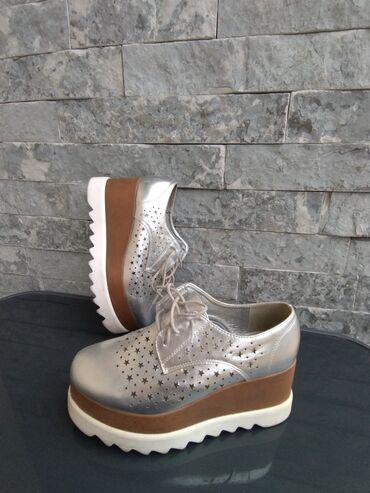 Oksfordice: Oksfordice, 40 — 9