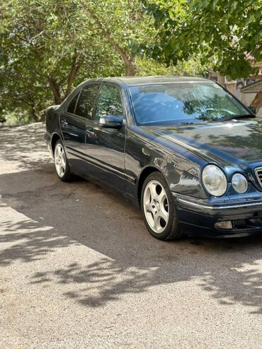 çeşka mercedes: Mercedes-Benz E 240: 2.4 l | 2000 il Sedan