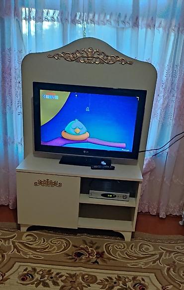 hacioglu mebel: TV stendi dekorativ haşiyəli TV stendi - Stendin dizaynı: ağ rəng — 1