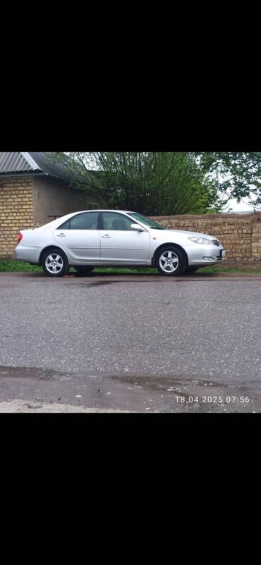 Toyota: Toyota Camry: 2004 г., 2.4 л, Механика, Бензин, Седан