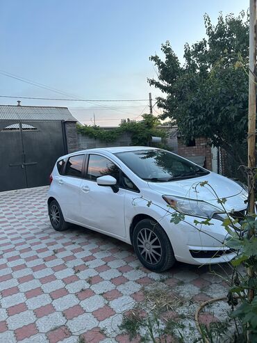 Nissan: Nissan Note: 2017 г., 1.6 л, Вариатор, Бензин, Седан