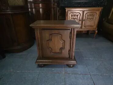 Stilske komode: Komoda u odlicnom stanju. Visina 60 cm Dubina 35 cm Sirina 58 cm na lalafo.rs — 8 Stilske komode: Komoda u odlicnom stanju. Visina 60 cm Dubina 35 cm Sirina 58 cm — 8