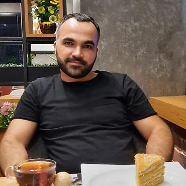 Sürücü-kuryer, stajı 10 il, Minik