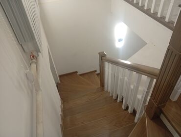 Деревянные лестницы: Деревянная лестница Для дома, Бесплатный замер, Форма лестницы: Много-маршевая, Стиль: Классический — 6