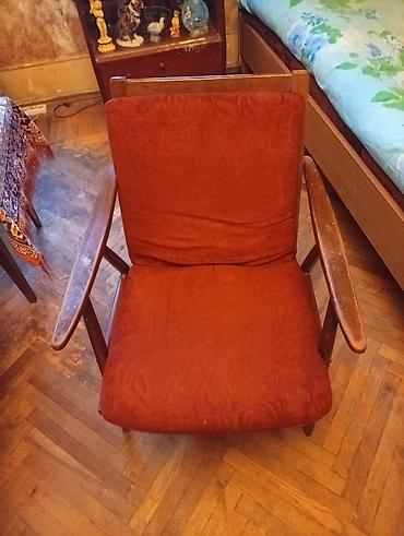 Retro taxta kreslo - Material: bərk taxta karkas, laklı səth; enli