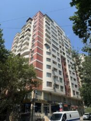 Uzunmüddətli kirayə mənzillər: Şəhərin mərkəzində 3otaqlı mənzil icarəyə verilir.İşığı suyu — 1