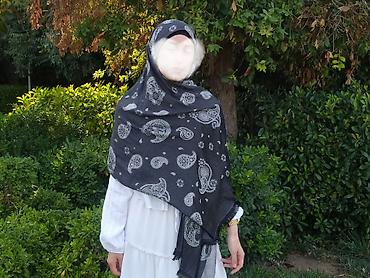 Qara şal – Paisley naxışlı - Rəng: dərin qara fon üzərində boz-ağ