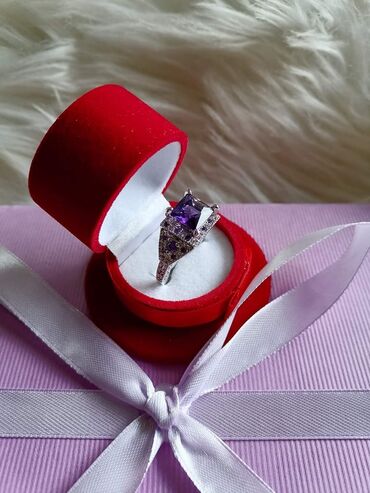 Prstenje: Cena 1300din — 9