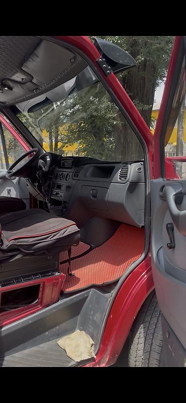 короткий спринтер: Грузовой бортовой автомобиль Mercedes-Benz Sprinter (двухрядная — 4