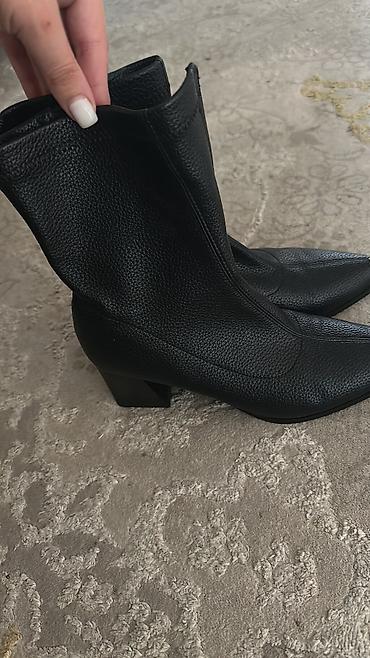 боо: Qadın qış çəkmələri – qara, burnu metal detallı - Model: qısa qoşaqlı — 3
