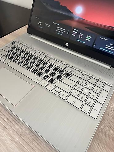 macbook 15: HP 15-дюймовый ноутбук серебристого цвета Характеристики: - Экран — 9