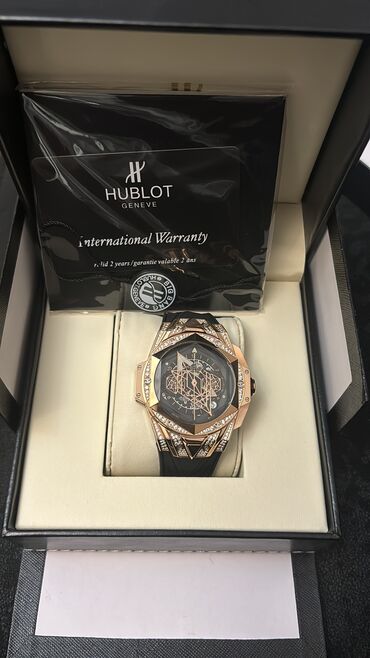 qol saati aliram: Yeni, Qol saatı, Hublot