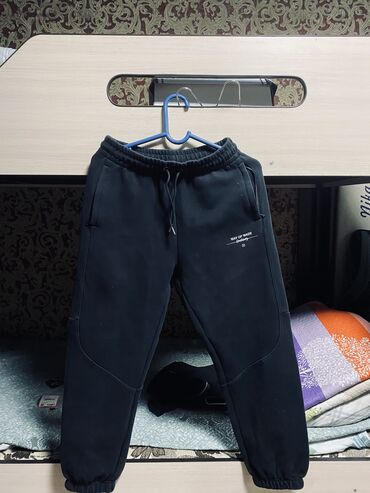 купить купальник в бишкеке: Эркектердин шымы, M (EU 38), Li-Ning, Колдонулган, түсү - Кара, Өзү алып кетүү