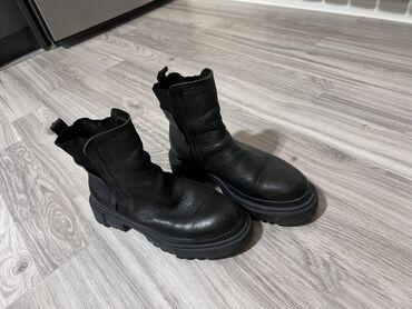 женские мокасины на шнурках: Qara dəri qadın botları Dəridir 100 alinmişdi heç bir problemi yoxdur