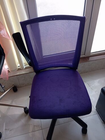 Ofis və oyun kresloları: İşlənmiş, Təkərli, Qolları tənzimlənir, Parça