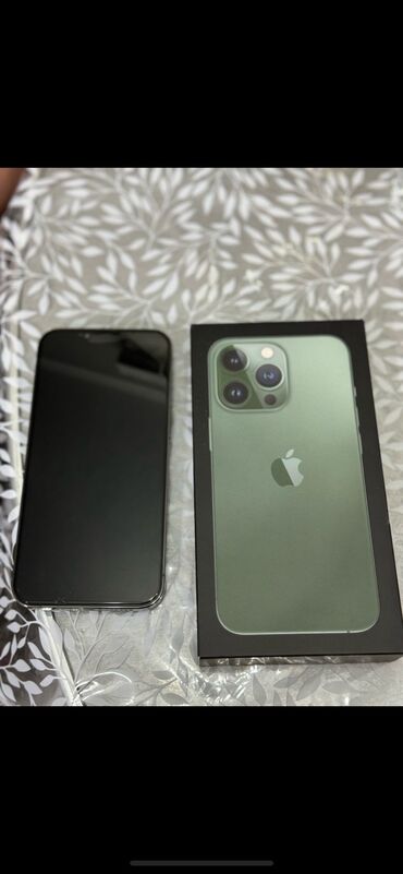 Apple iPhone: IPhone 13 Pro, Б/у, 256 ГБ, Зеленый, Зарядное устройство, Защитное стекло, Чехол, 84 %