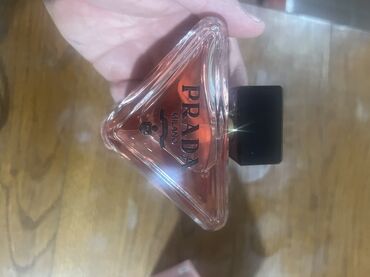 Parfemi: Prada Paradoxe Eau de Parfum – 90 ml (3 fl. oz) - Miris: Eau de na lalafo.rs — 9 Parfemi: Prada Paradoxe Eau de Parfum – 90 ml (3 fl. oz) - Miris: Eau de — 9