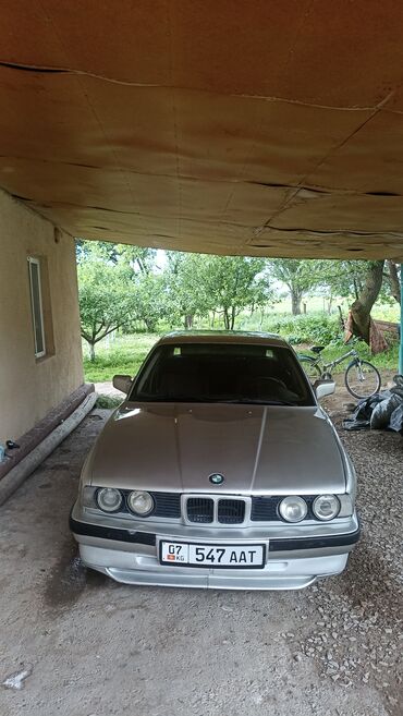 резина авто: BMW 520: 1990 г., 2 л, Механика, Бензин, Седан