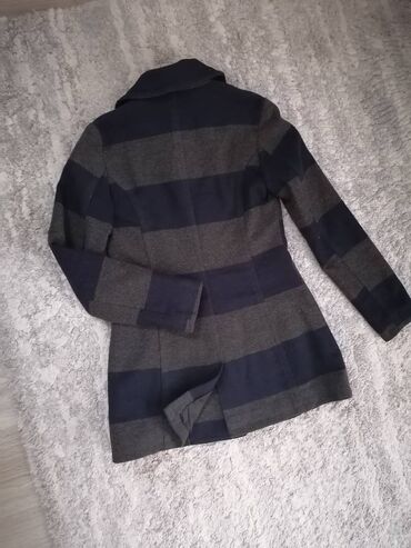 Kaputi: ZARA kaput - S velicina, SNIZENO ZARA kaput sa dvoredim kopcanjem u — 10