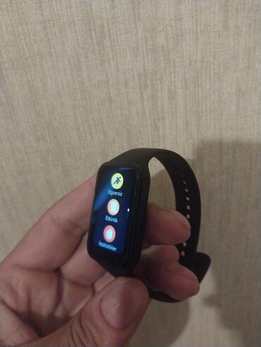 sensor pitiminutka: Fitnes ağıllı qolbaq – qara rəng - Rəngli toxunma ekranı: Uzunsov