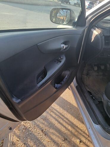 Toyota: Toyota Corolla: 2007 г., 1.6 л, Механика, Бензин, Седан — 4