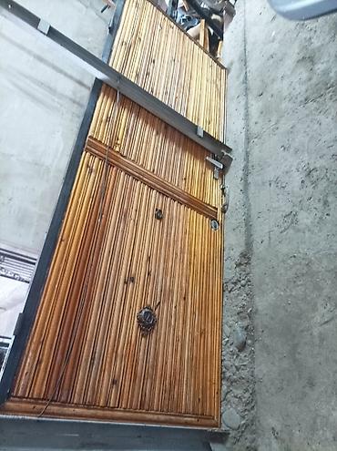 Откатные ворота: Дверь входная металлическая с обшивкой снаружи дерево внутри кожзам. В — 1