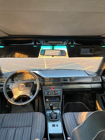 салон е46: Mercedes-Benz E-Class: 1990 г., 2.3 л, Кол менен иштөөчү, Бензин, Универсал — 2