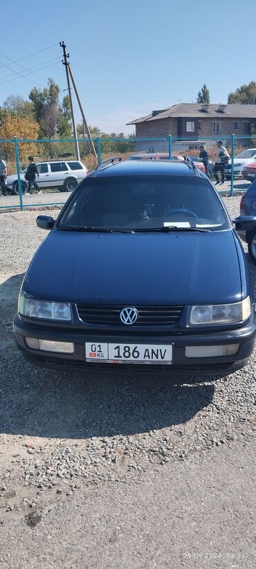 Volkswagen: Volkswagen Golf Variant: 1994 г., 1.8 л, Механика, Бензин, Универсал