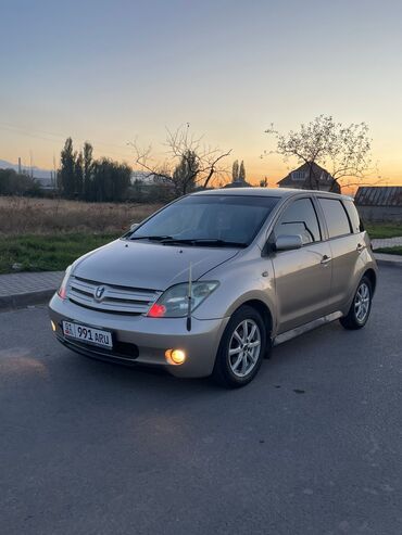 Toyota: Toyota ist: 2003 г., 1.5 л, Автомат, Бензин, Хэтчбэк