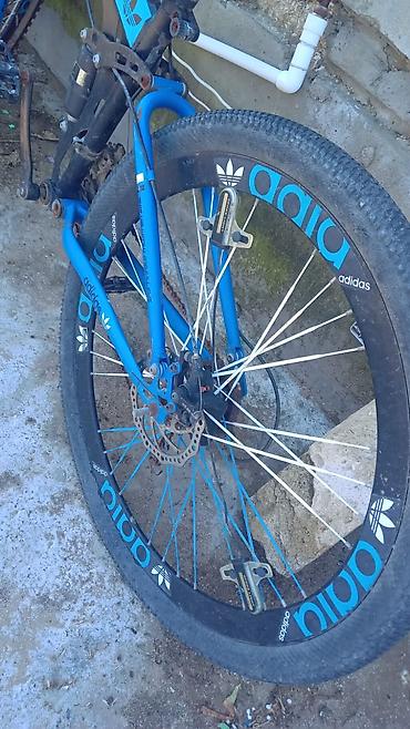 Velosipedlər: Dağ velosipedi – “adidas” dizaynlı, mavi-qara rəngdə Xüsusiyyətlər: - — 2